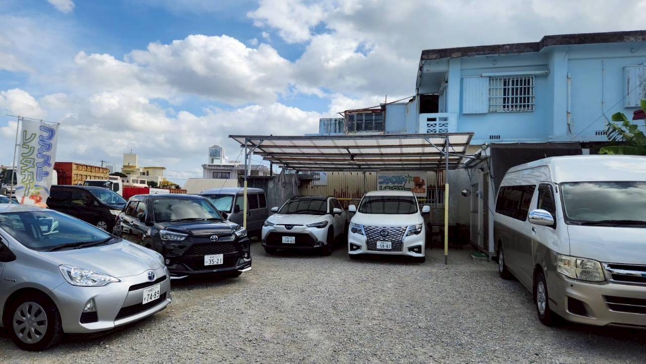 🌺 沖縄の旅を最高に！ファストレンタカーで叶える自由なドライブ 🚗💨