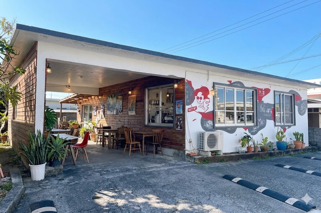 インダストリアルな空間と、芳醇な一杯。ROTTON COFFEEで見つける新しい自分。